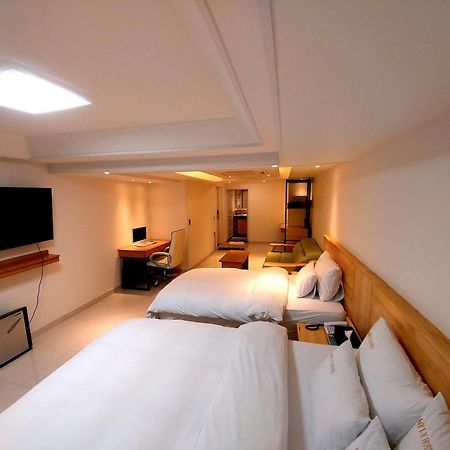 I.Y Hotel Сувон Екстер'єр фото