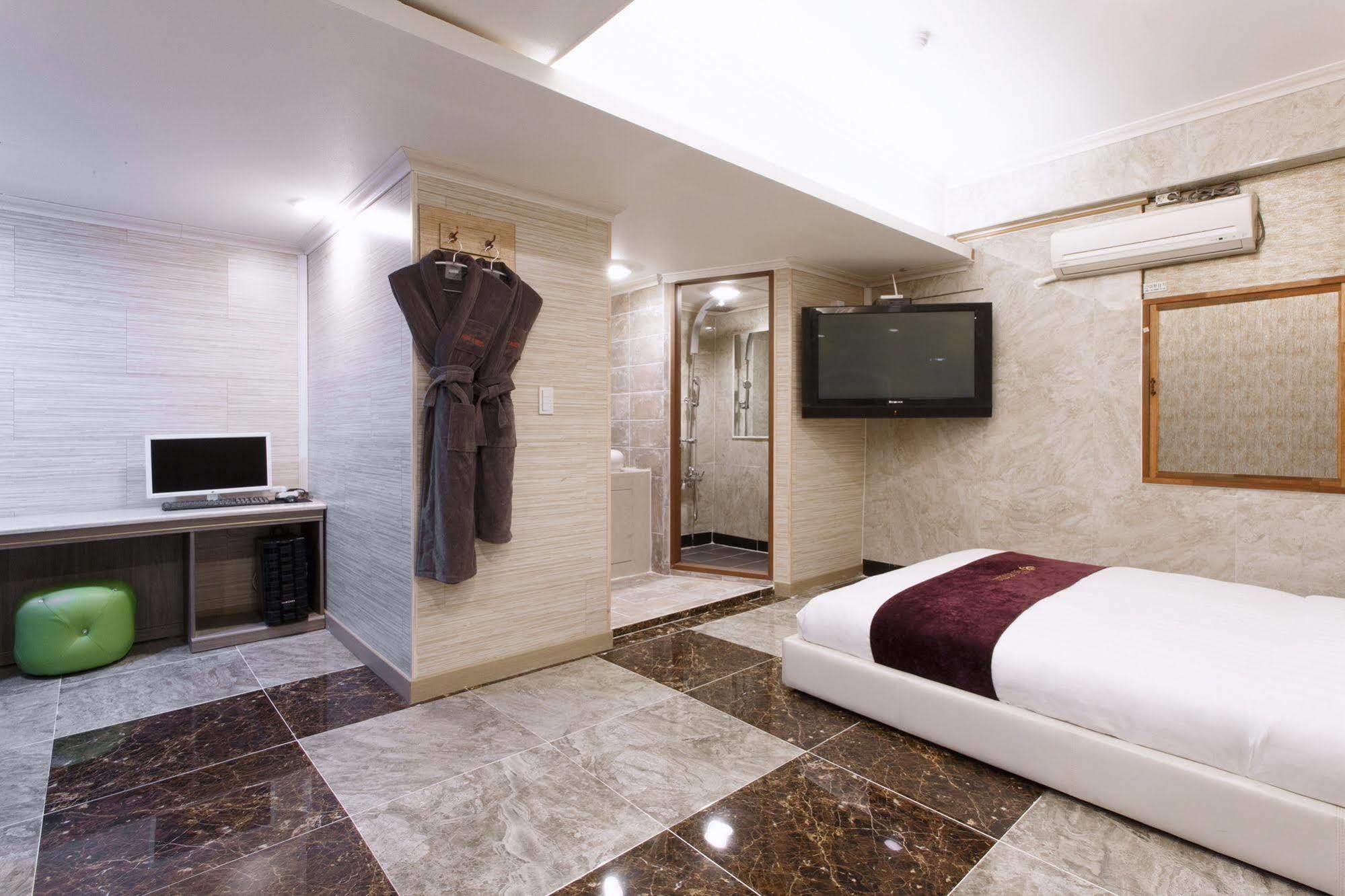 I.Y Hotel Сувон Екстер'єр фото