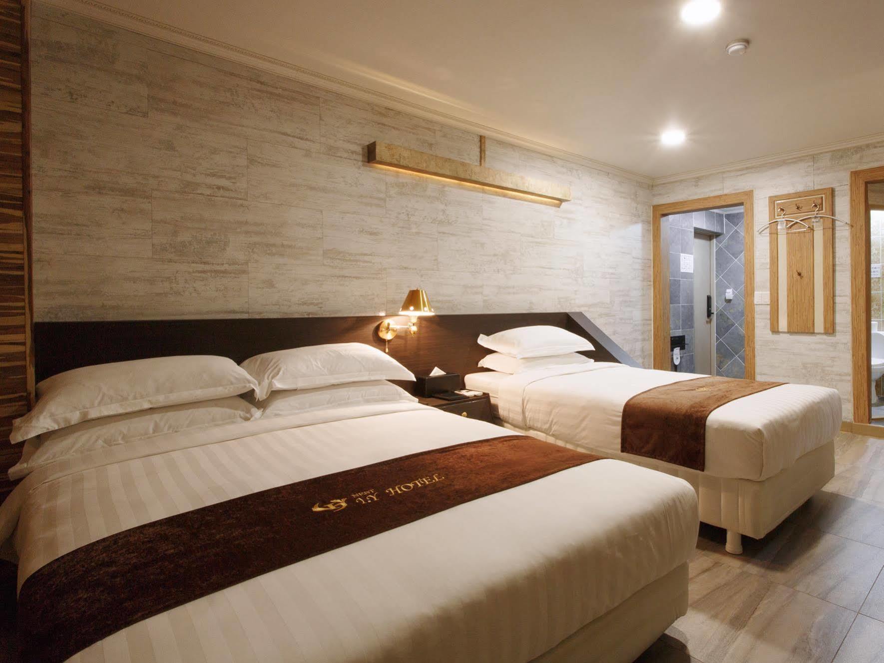 I.Y Hotel Сувон Екстер'єр фото