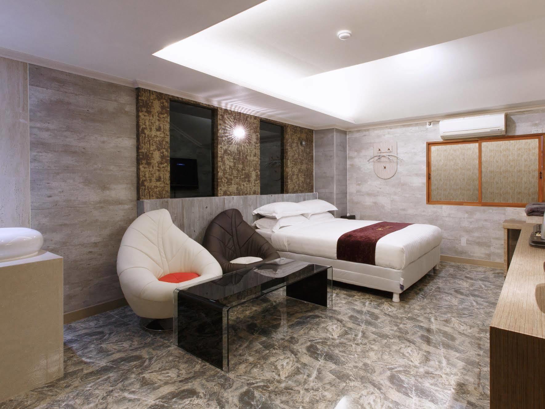I.Y Hotel Сувон Екстер'єр фото