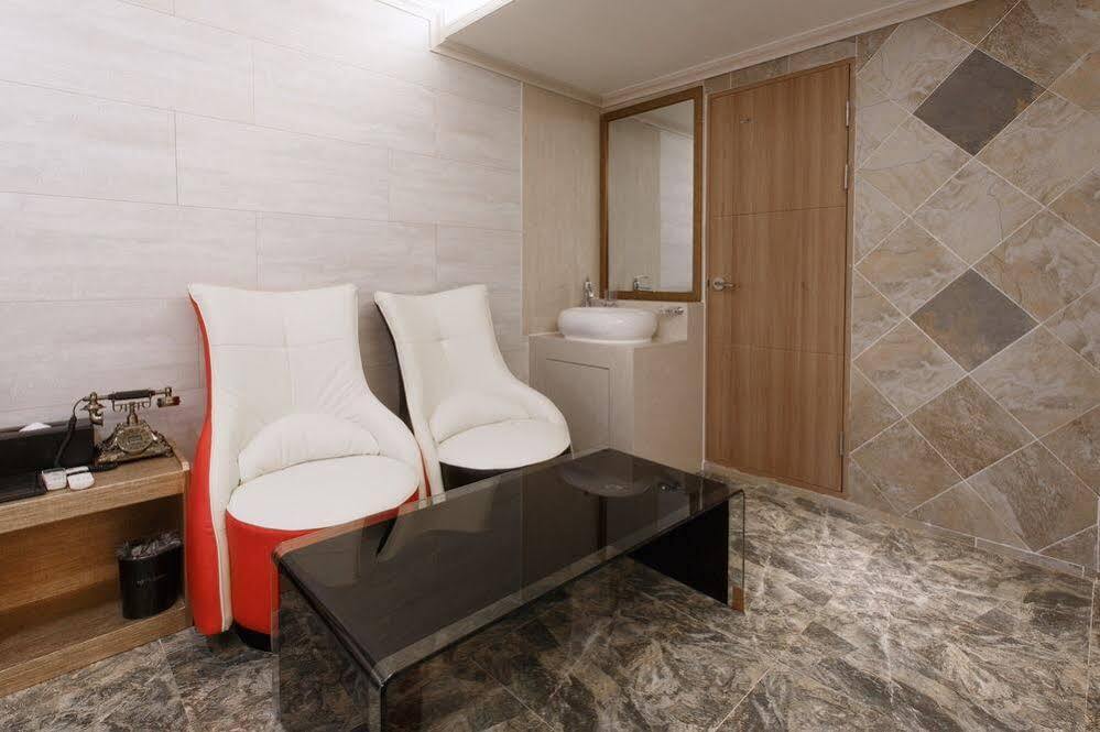 I.Y Hotel Сувон Екстер'єр фото