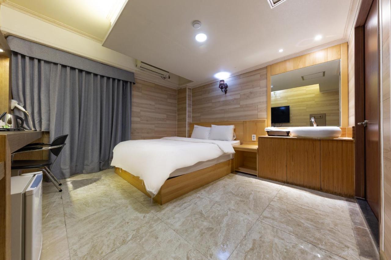 I.Y Hotel Сувон Екстер'єр фото