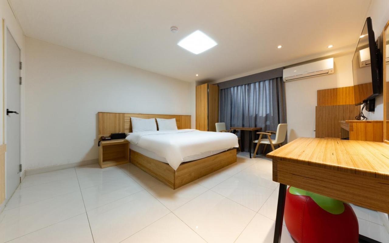 I.Y Hotel Сувон Екстер'єр фото
