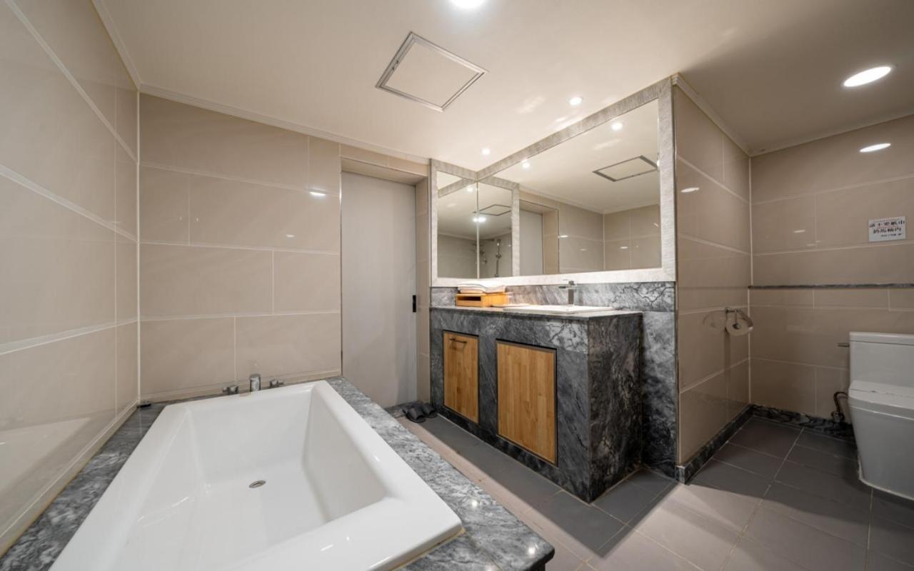I.Y Hotel Сувон Екстер'єр фото