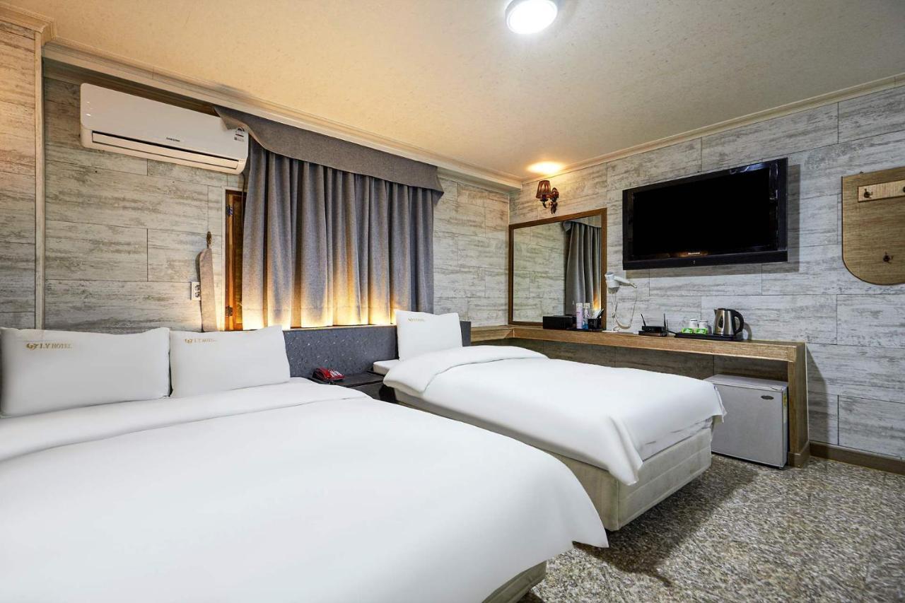 I.Y Hotel Сувон Екстер'єр фото